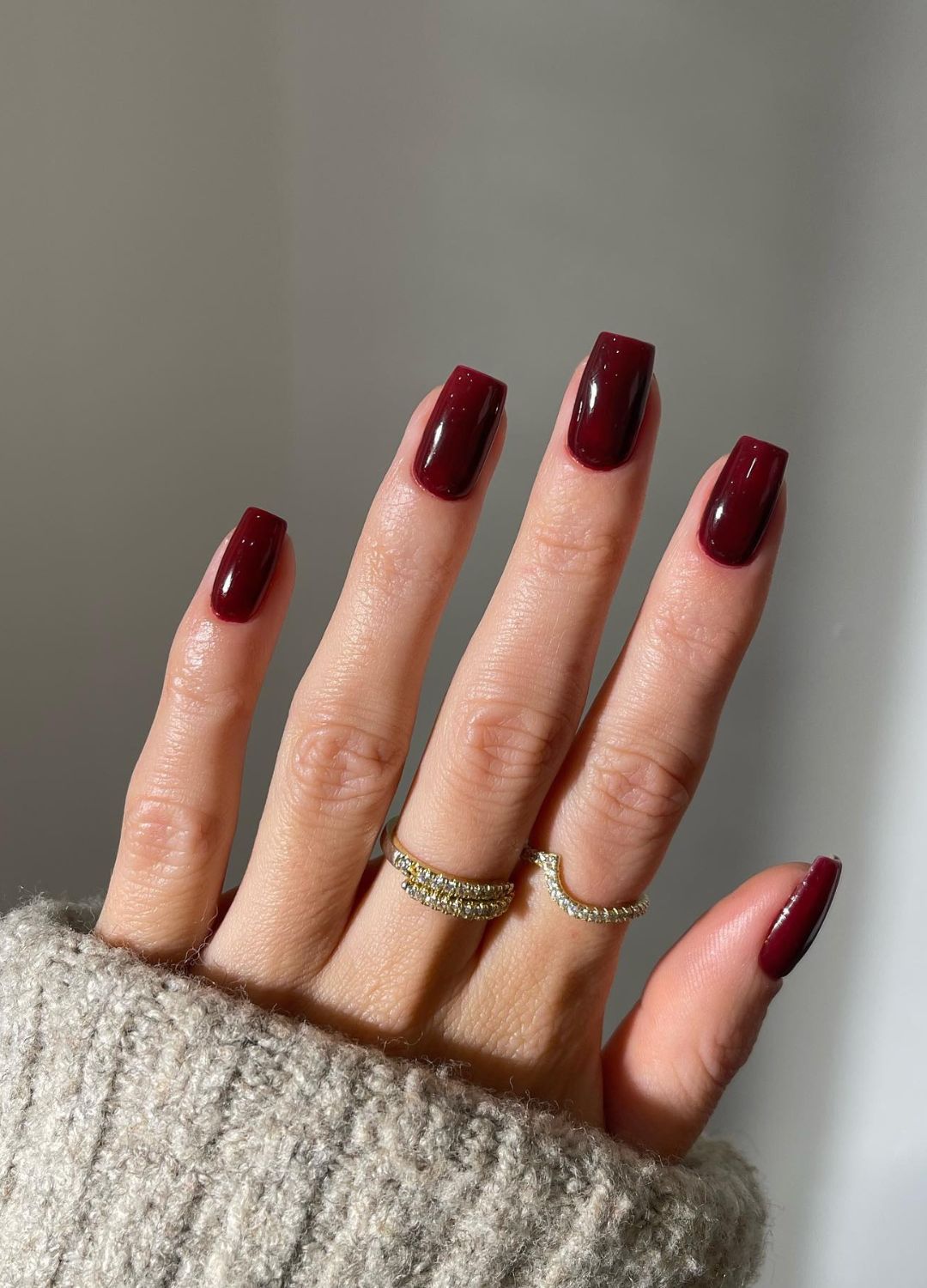 Burgundy manicure by Gelsbybry.