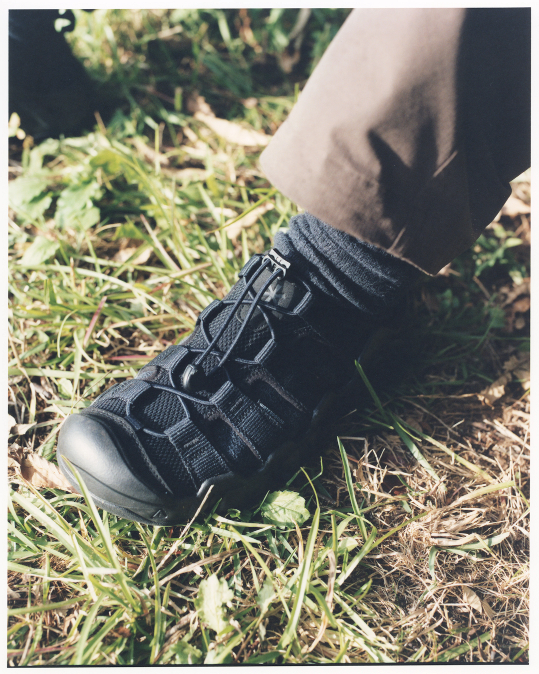 Macro shot focusing on the texture of the PFAS-free recycled polyester webbing.