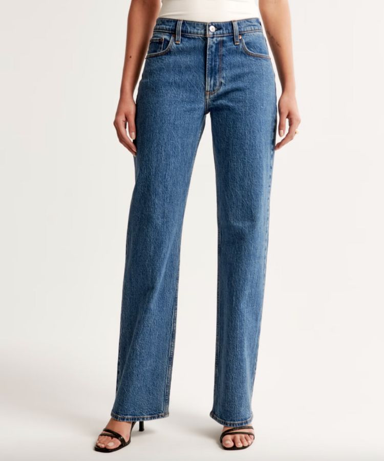 Light-wash low-rise baggy jeans from Abercrombie & Fitch.