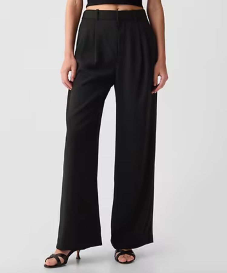 High-rise pleated navy trousers from GAP.