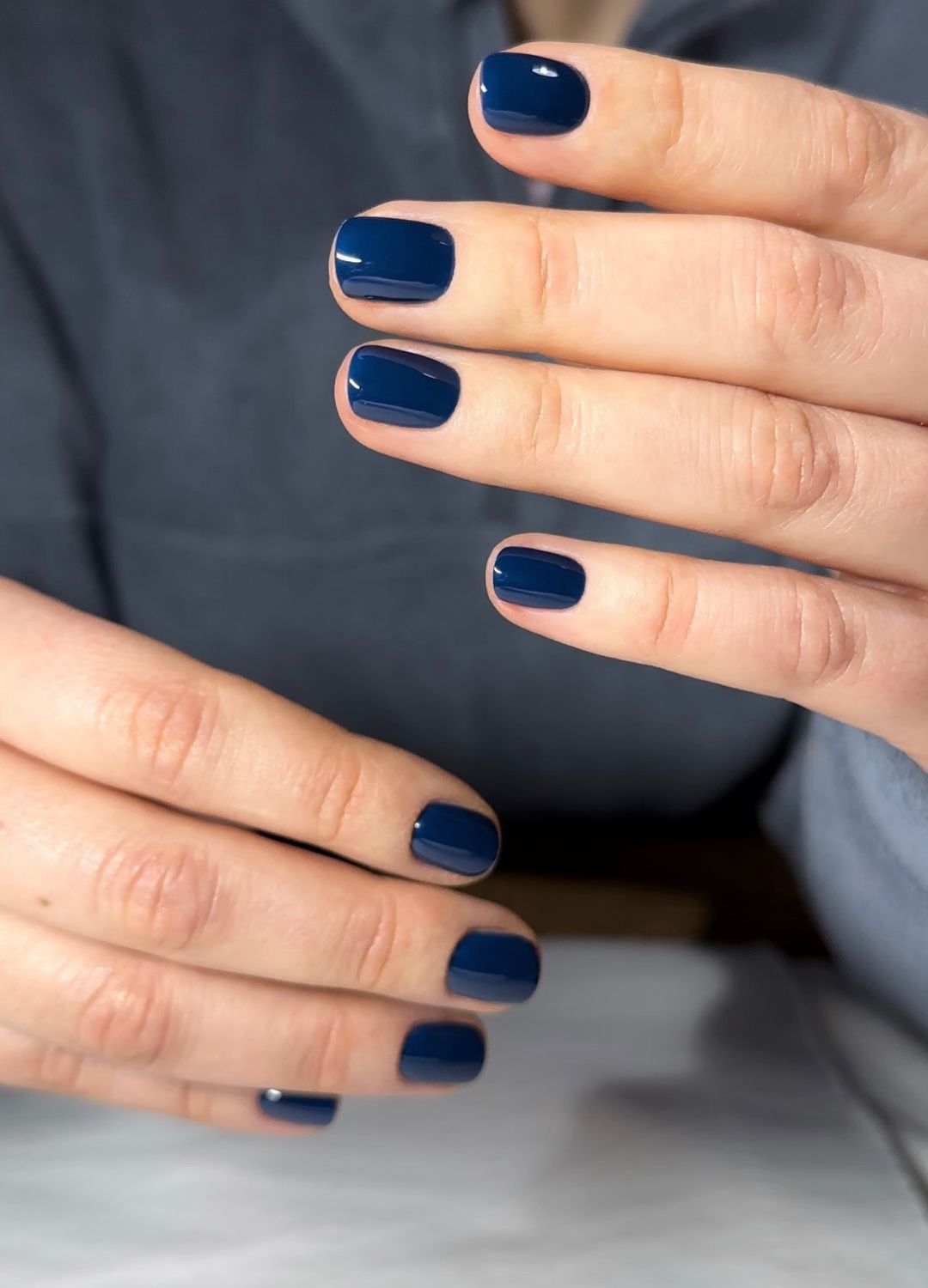Navy blue manicure by Gel.bymegan.